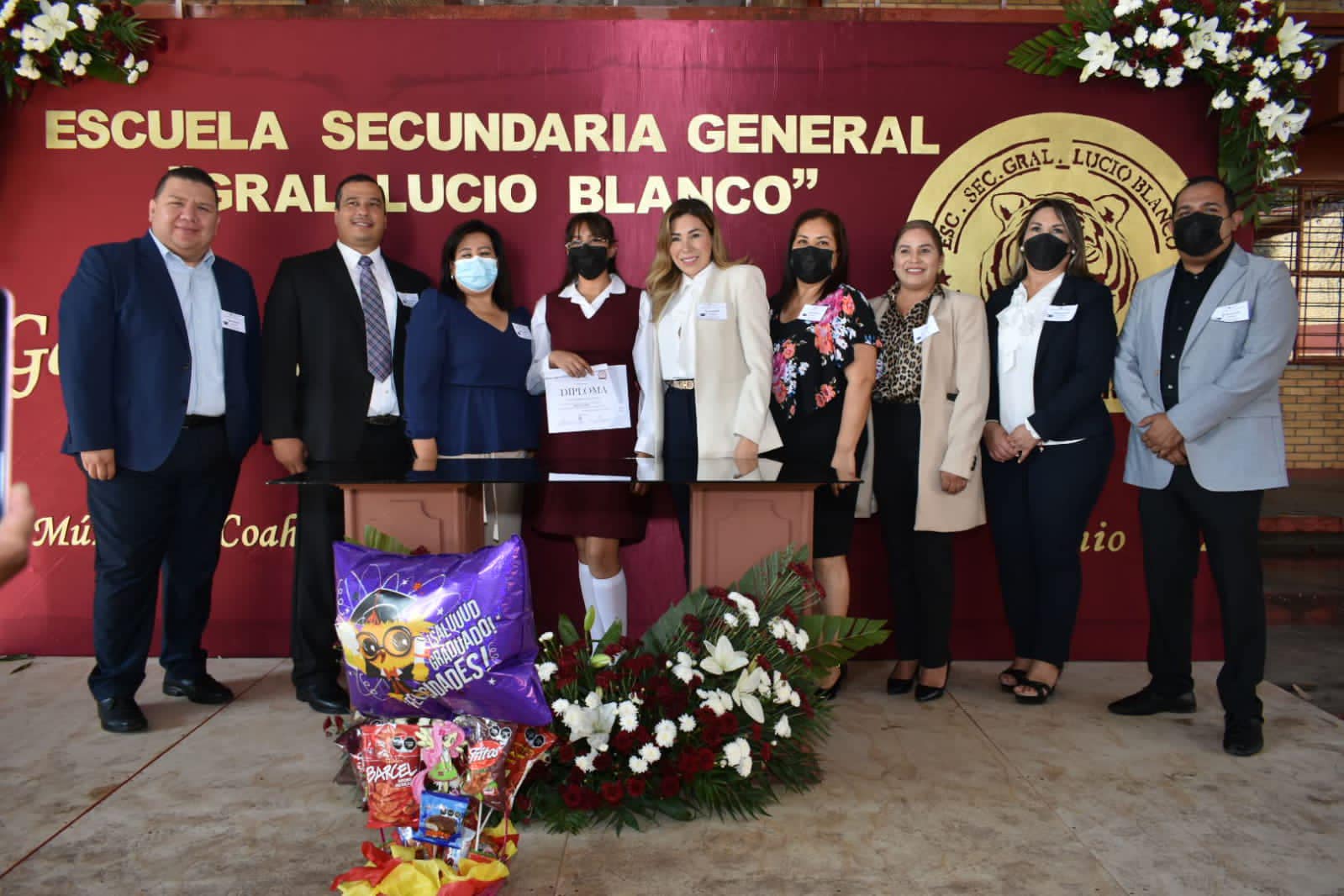 Preside Tania Flores Graduación en Secundaria Gral Lucio Blanco