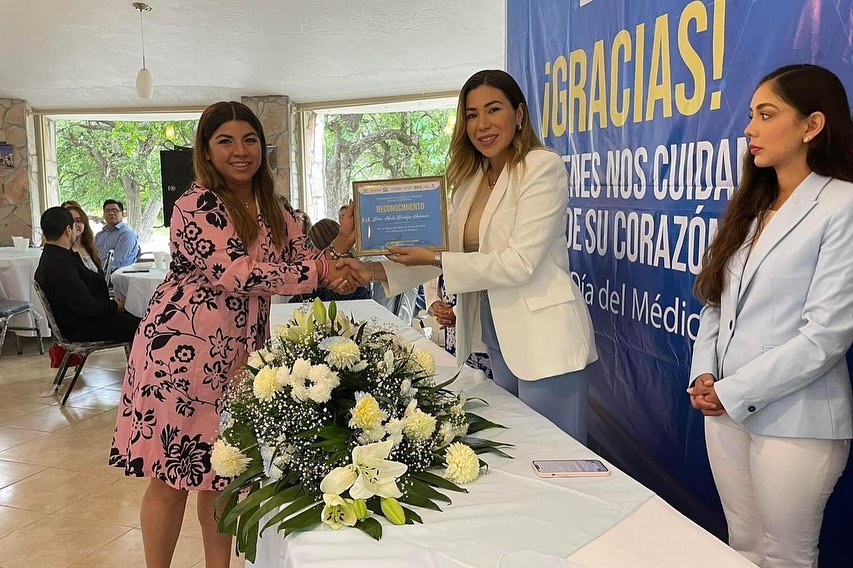 Celebran Y Reconocen La Valiosa Misión De Médicos De Múzquiz