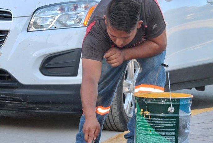 Arranca En Múzquiz La Jornada «Limpia Tu Cuadra» Con Acciones De Barrido Y Pintura En El Centro De La Ciudad