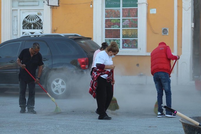 Arranca En Múzquiz La Jornada «Limpia Tu Cuadra» Con Acciones De Barrido Y Pintura En El Centro De La Ciudad