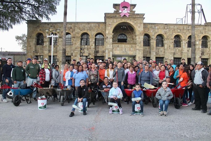 Arranca En Múzquiz La Jornada «Limpia Tu Cuadra» Con Acciones De Barrido Y Pintura En El Centro De La Ciudad