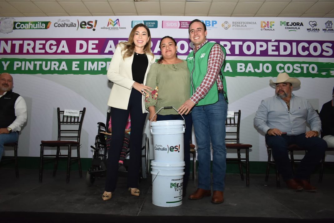 Múzquiz Nos Necesita Unidos Afirmó La Alcaldesa Tania Flores Al Presidir Junto A Manolo Jiménez Entrega De Aparatos Ortopédicos Y El Arranque De Programa De Pintura E Impermeabilizante