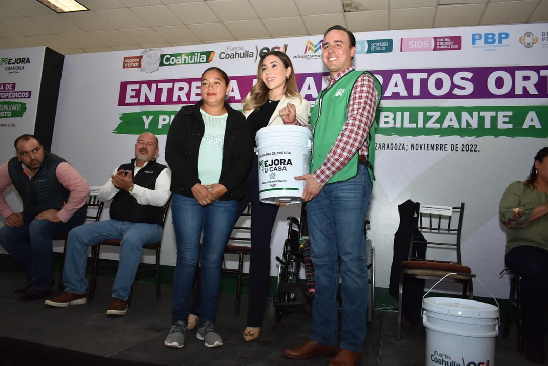 Múzquiz Nos Necesita Unidos Afirmó La Alcaldesa Tania Flores Al Presidir Junto A Manolo Jiménez Entrega De Aparatos Ortopédicos Y El Arranque De Programa De Pintura E Impermeabilizante