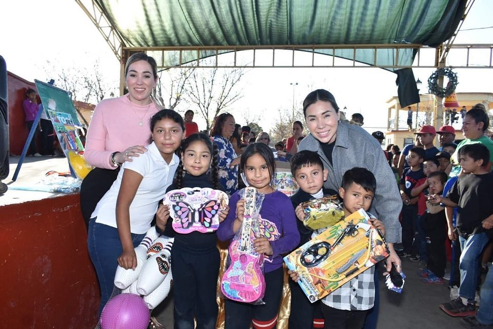 CONTINÚA EL FESTIVAL DE LOS REYES MAGOS LLEVANDO ALEGRÍA A NIÑOS Y NIÑAS DE LA FLORIDA, BARROTERÁN Y ESTACIÓN BARROTERÁN.