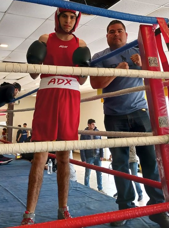 FELICIDADES Y MUCHO ÉXITO A DANIEL “ZURDO” ALARCÓN JOVEN BOXEADOR DE PALAÚ