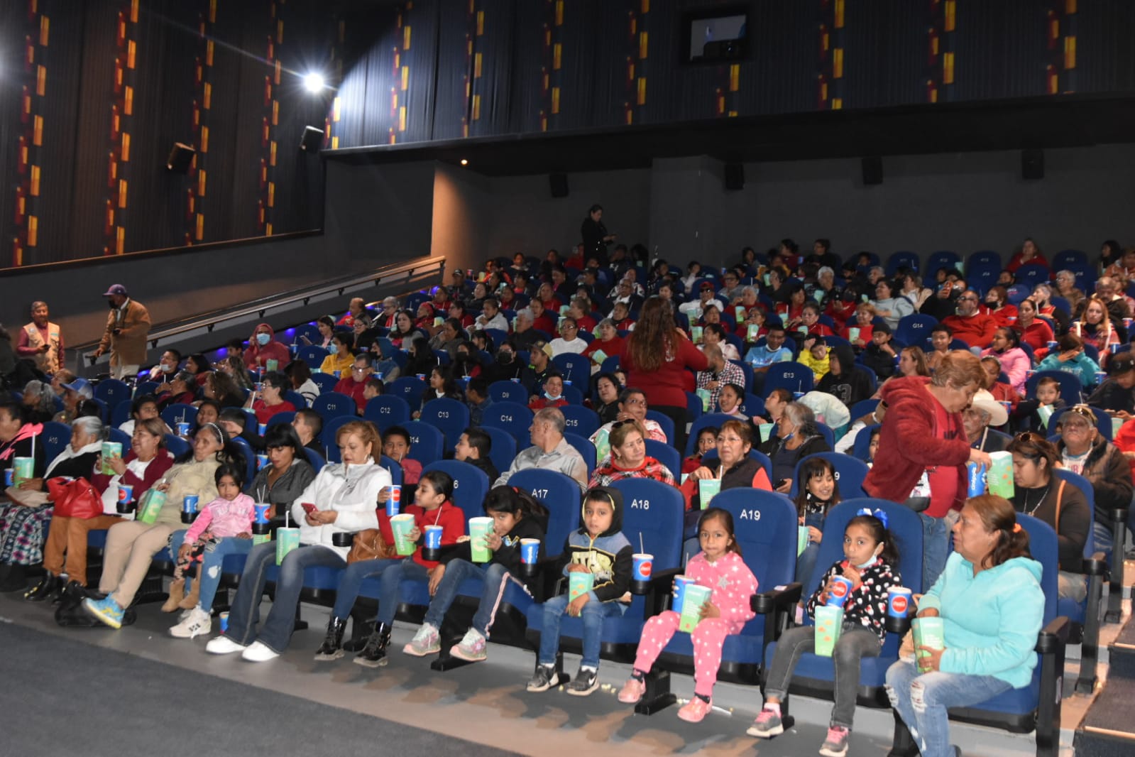 FESTEJANDO EL DÍA DEL AMOR Y LA AMISTAD EN CINÉPOLIS MÚZQUIZ