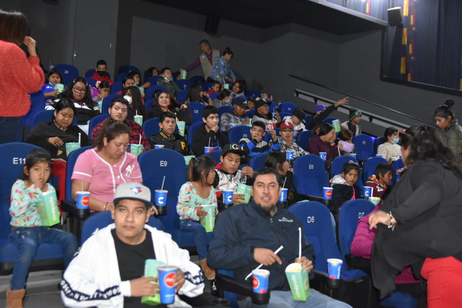 FESTEJANDO EL DÍA DEL AMOR Y LA AMISTAD EN CINÉPOLIS MÚZQUIZ