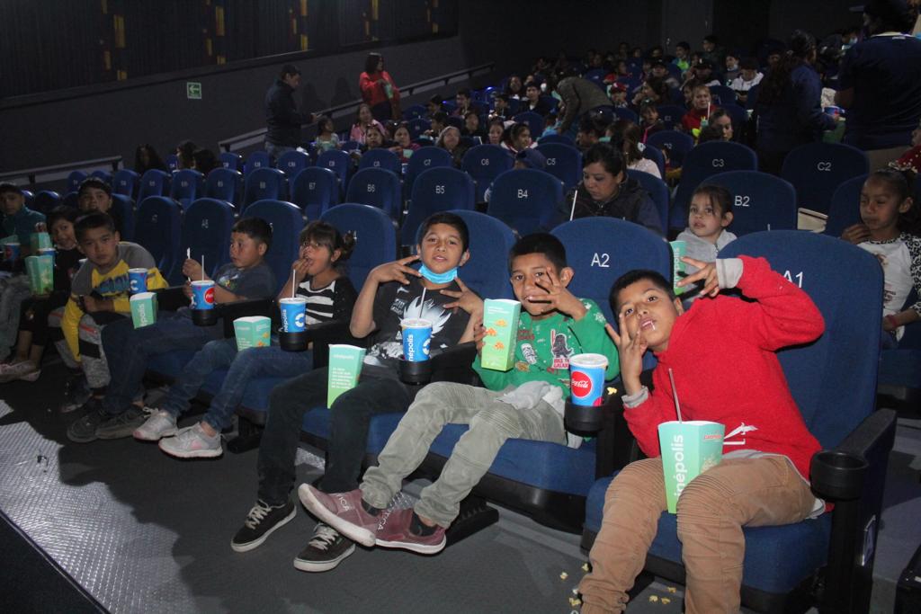 FESTEJANDO EL DÍA DEL AMOR Y LA AMISTAD EN CINÉPOLIS MÚZQUIZ