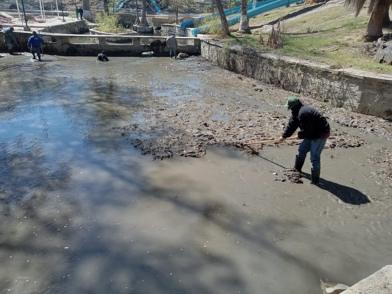 LIMPIEZA A FONDO EN EL PARQUE RECREATIVO “LA CASCADA”