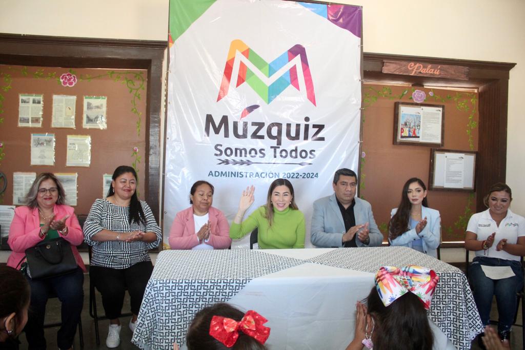 EXPONEN NIÑOS DE ESPERANZAS MAQUETAS EN MUSEO HISTÓRICO DE MÚZQUIZ