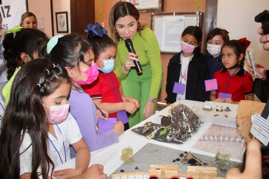 EXPONEN NIÑOS DE ESPERANZAS MAQUETAS EN MUSEO HISTÓRICO DE MÚZQUIZ