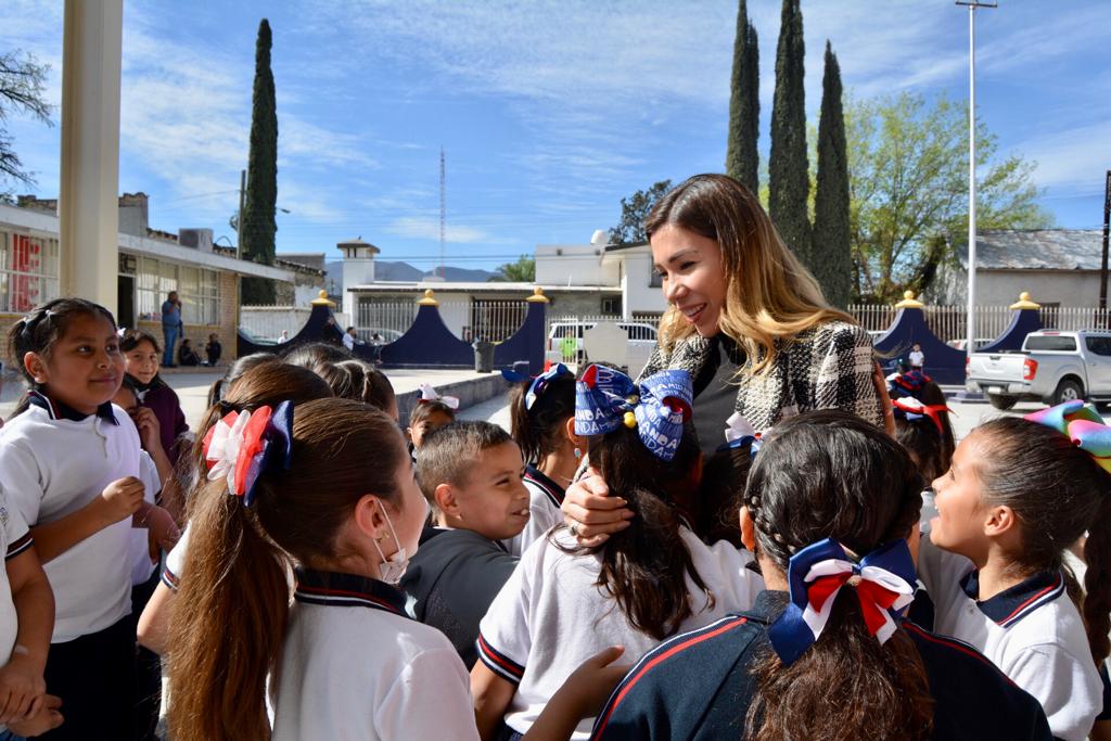 Participa alcaldesa Tania Flores en la elección de las Niñas y Niños Impulsores en Múzquiz