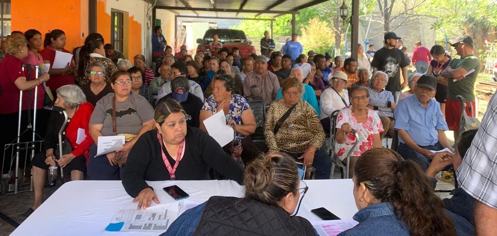 ENTREGA DESARROLLO SOCIAL APOYOS EN MINAS DE BARROTERÁN