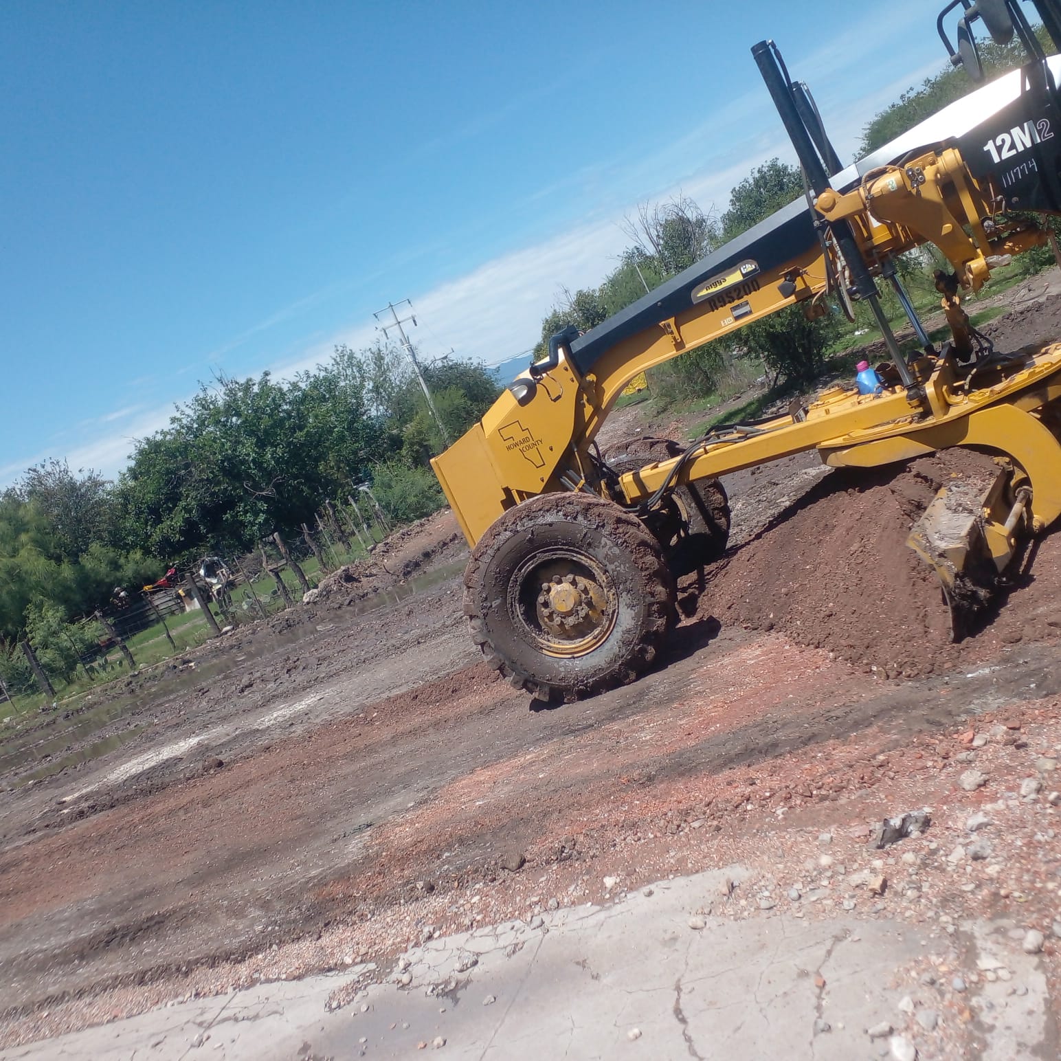 Trabaja Obras Públicas en Colonia PT de Palaú