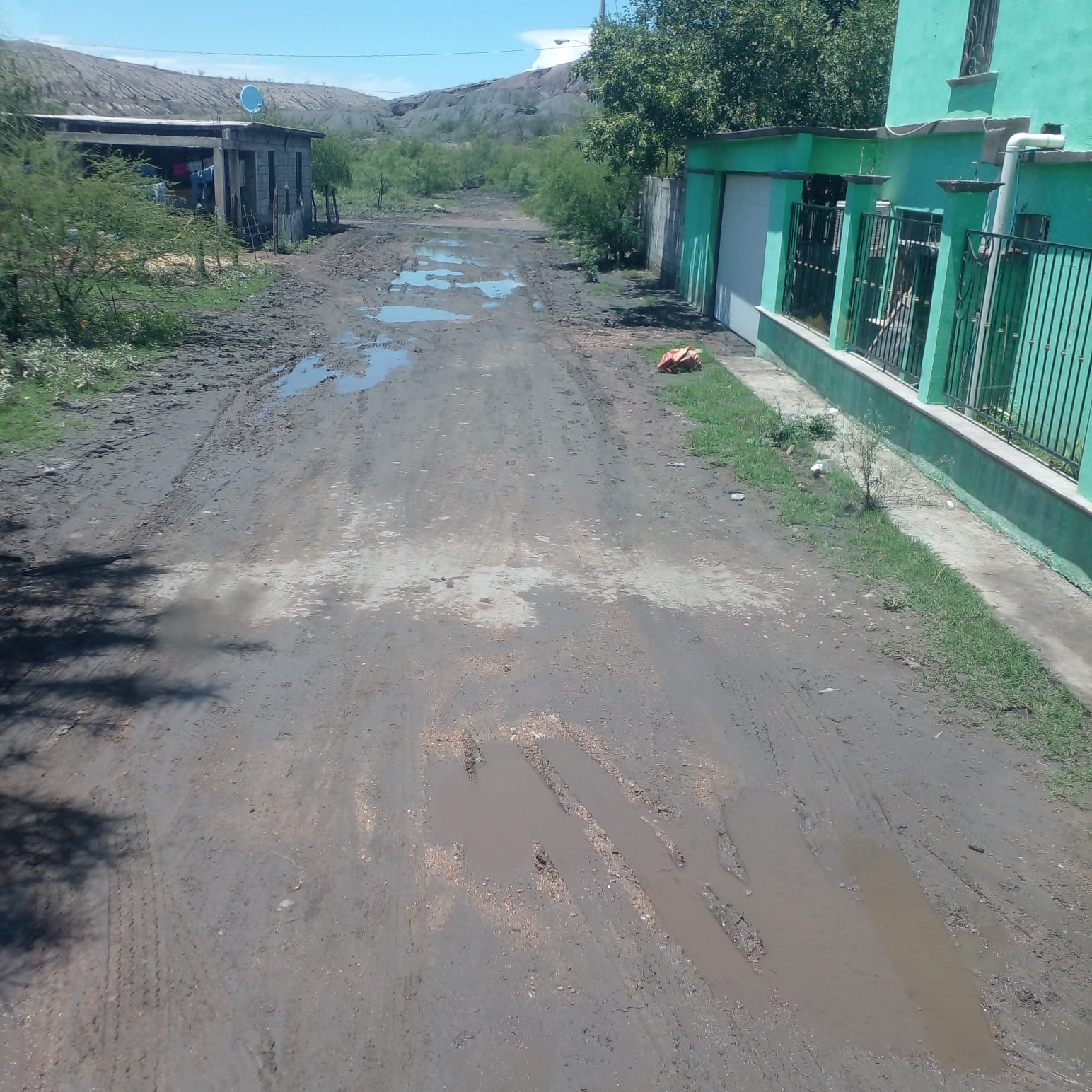 Trabaja Obras Públicas en Colonia PT de Palaú