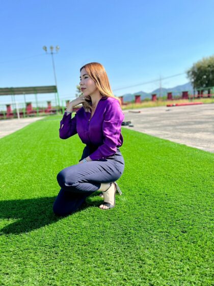 Tania Flores supervisa rehabilitación de cancha de fútbol en Múzquiz