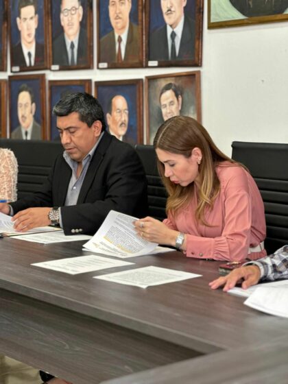 Firma del Consejo Municipal de Desarrollo Urbano en Múzquiz